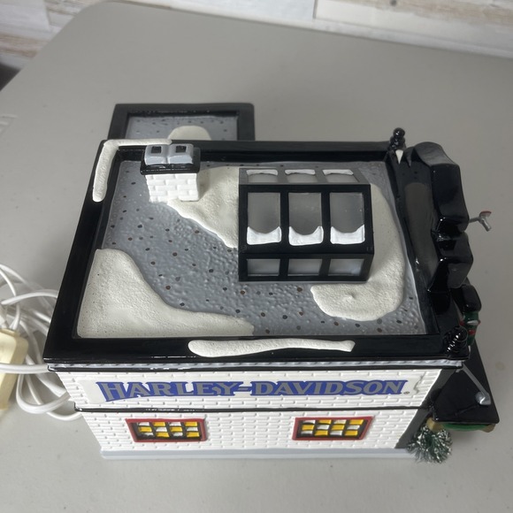 1997 Dept 56 Original Snow Village Harley-Davidson Motorcycle Shop #54886 In Box - Picture 9 of 16